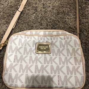 Micheal kors purse